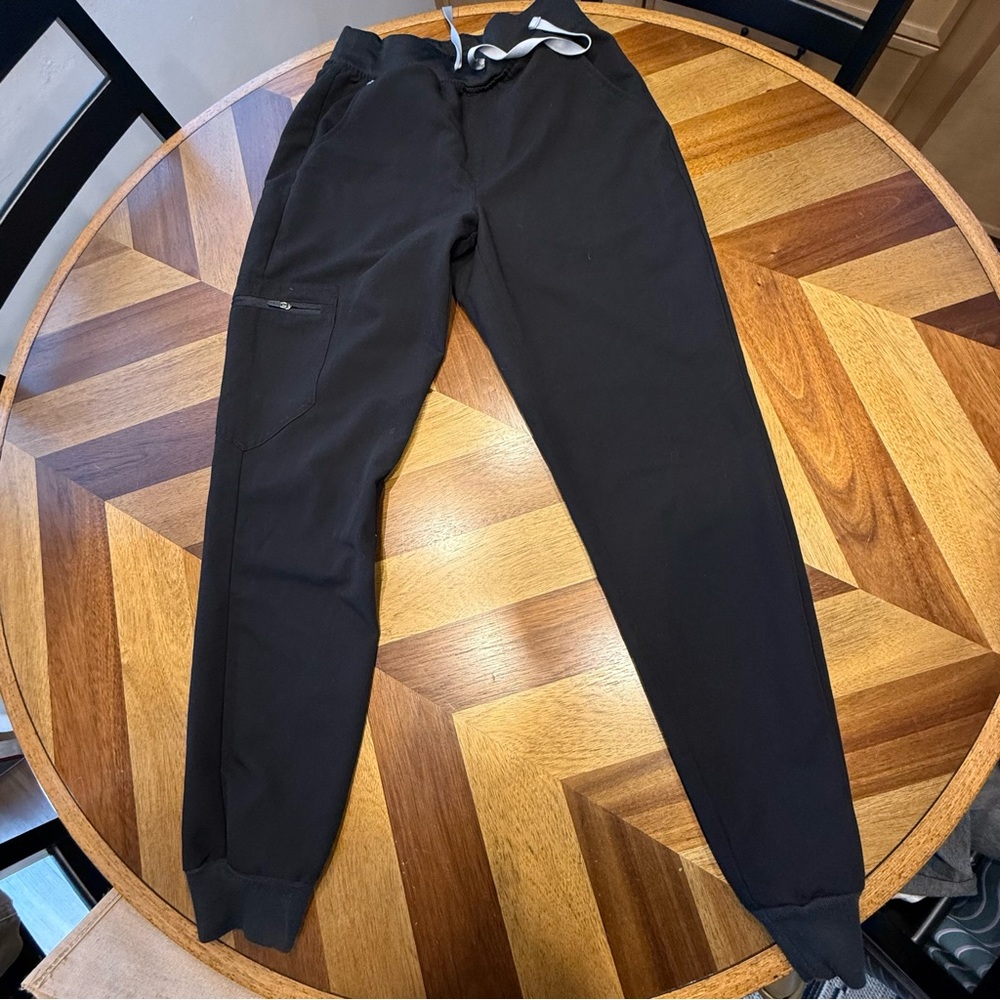 Figs Zamora Jogger Black Scrub pants XS FLAW on pocket - Picture 2 of 11
